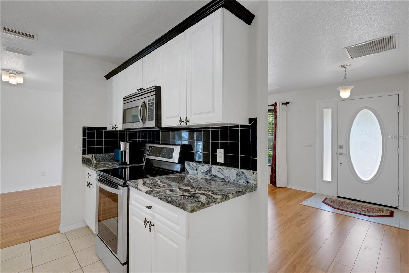 Listing Image #13