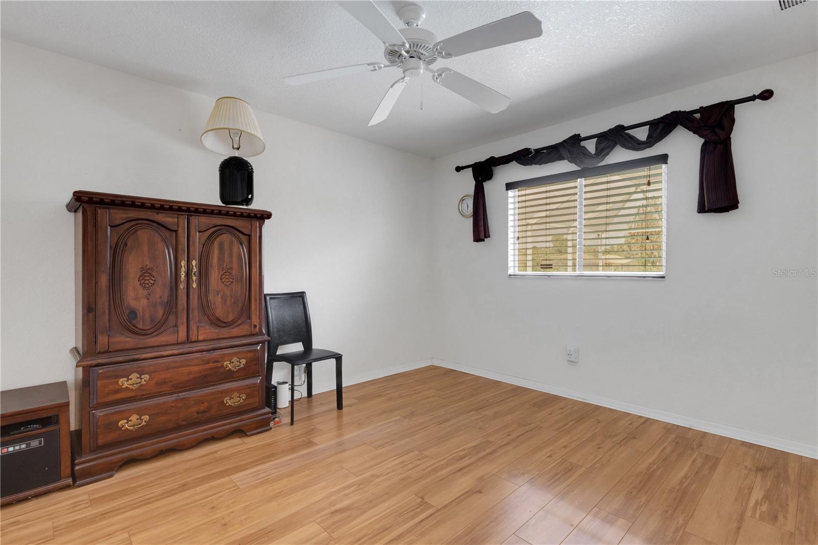 Listing Image #29