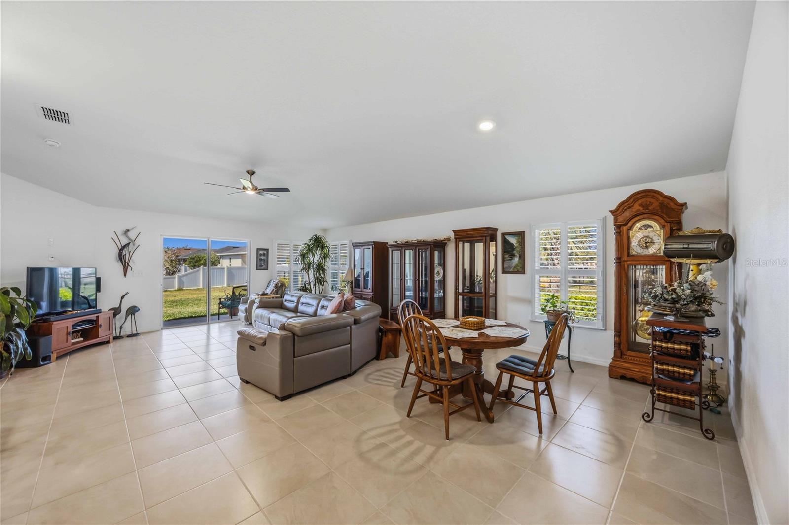 Listing Image #11