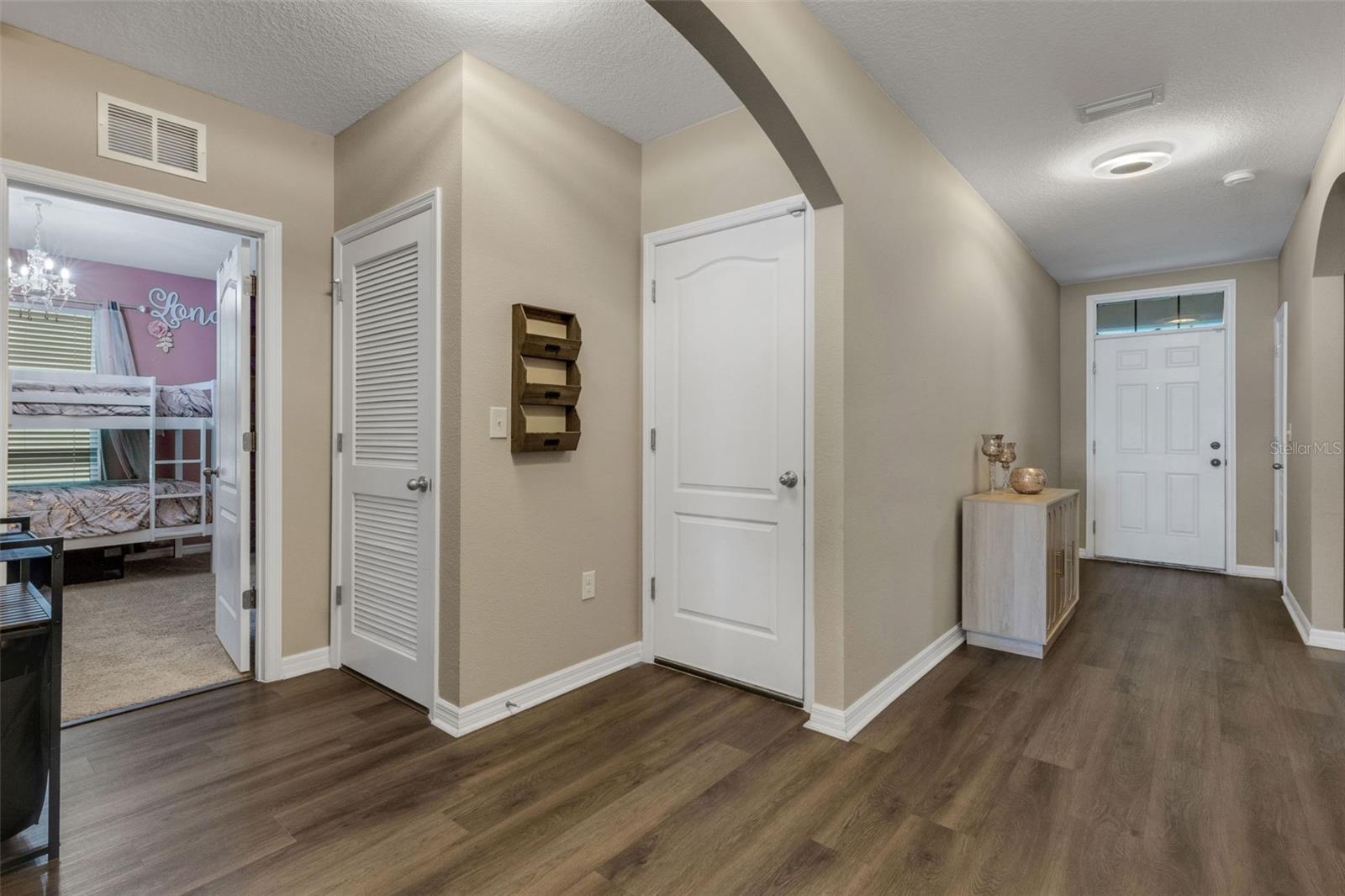 Listing Image #5