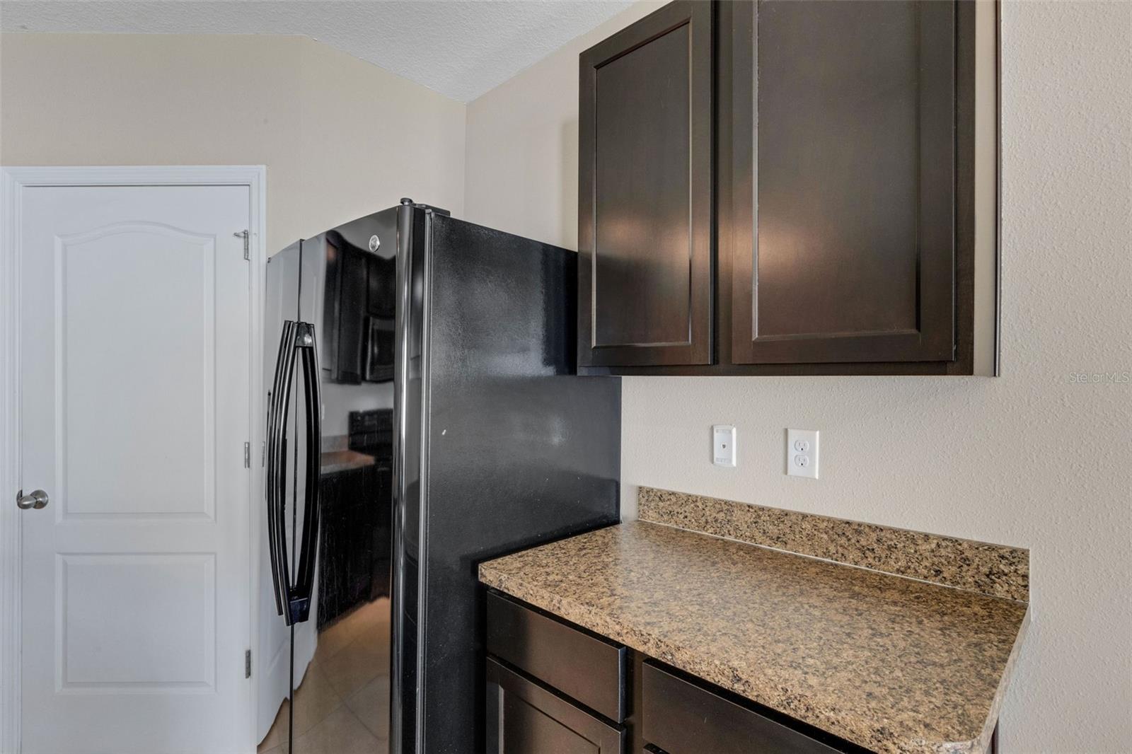 Listing Image #12
