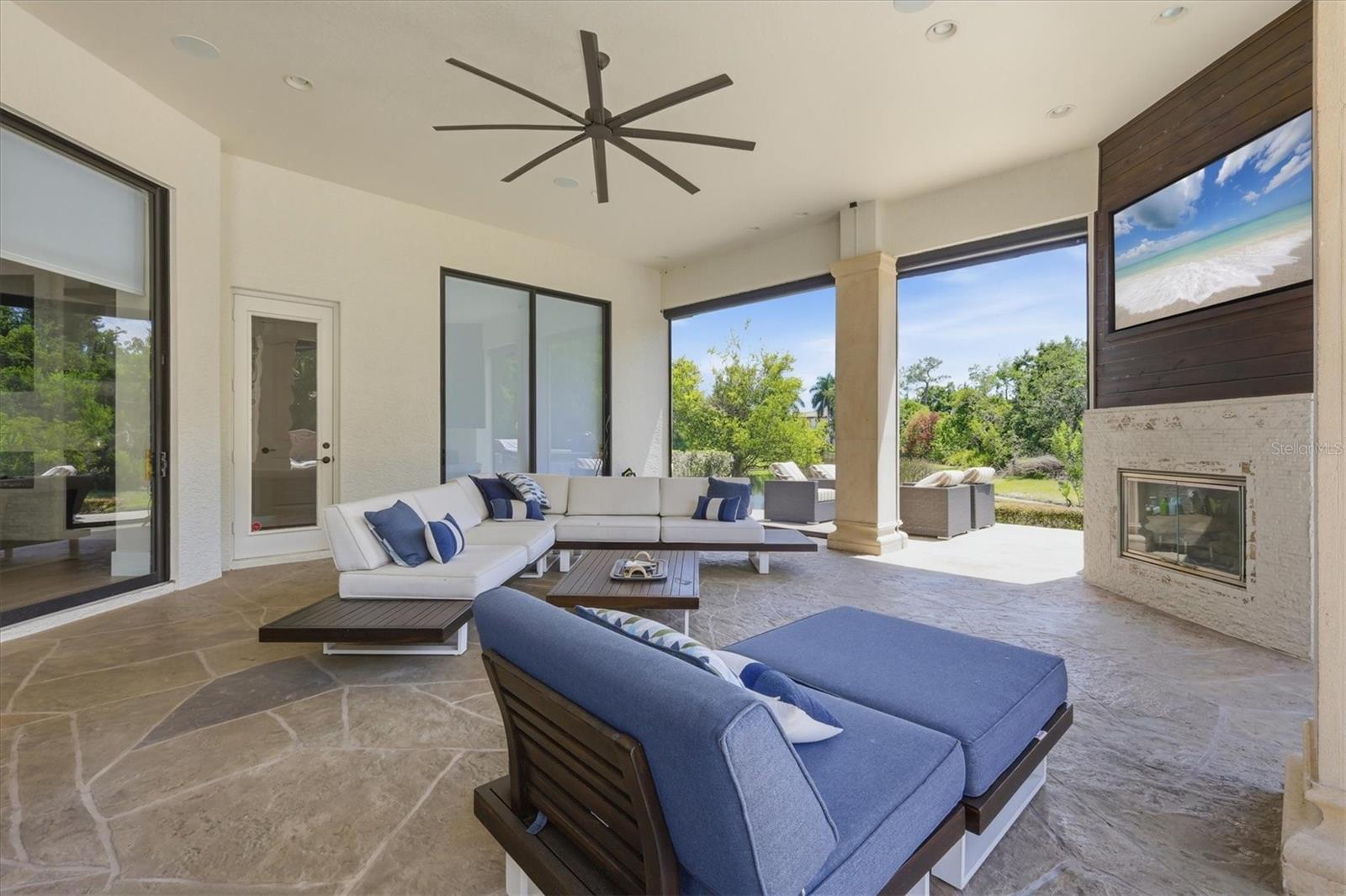 Listing Image #11