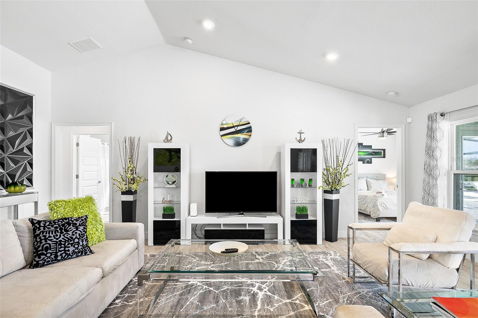 Listing Image #4