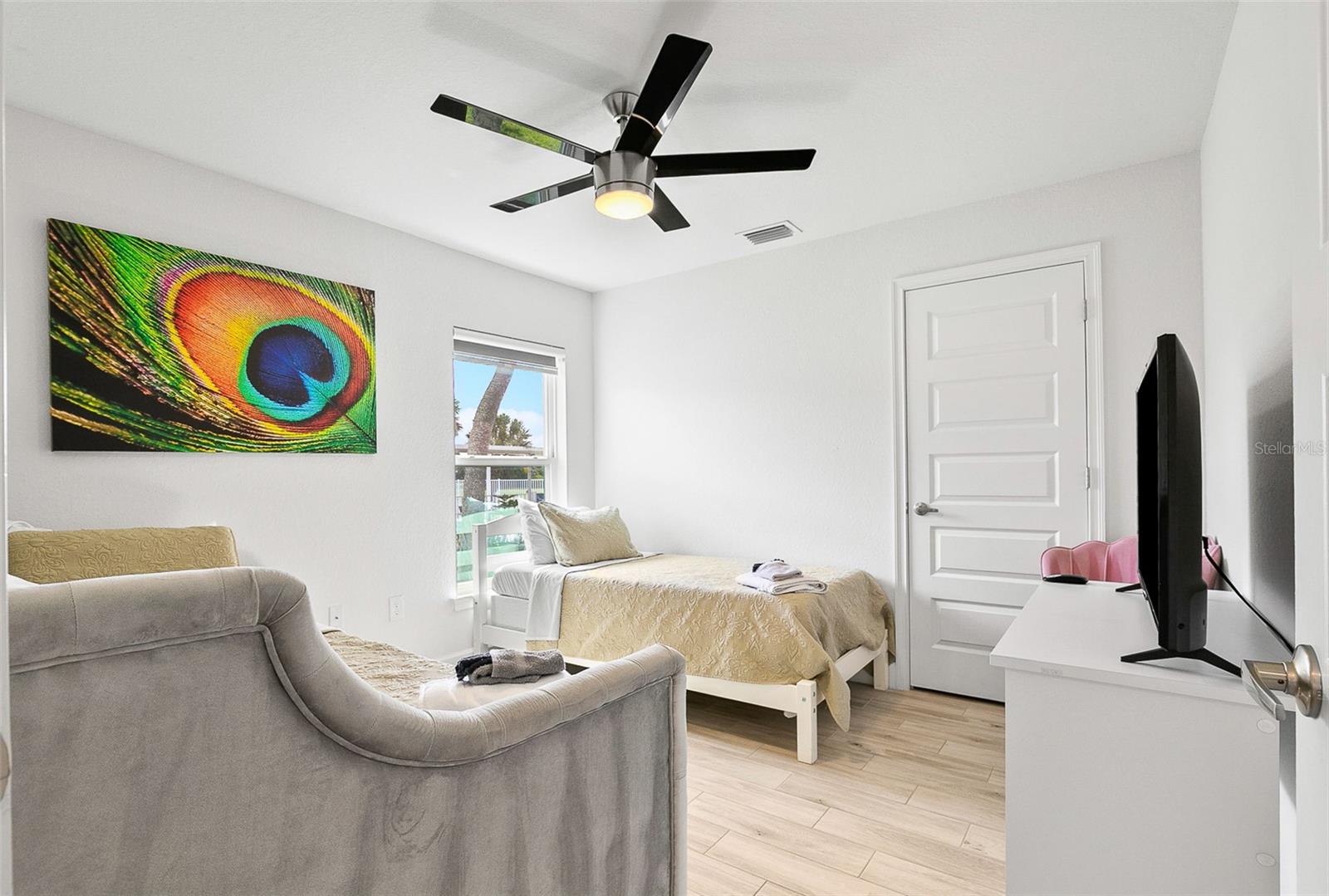 Listing Image #5