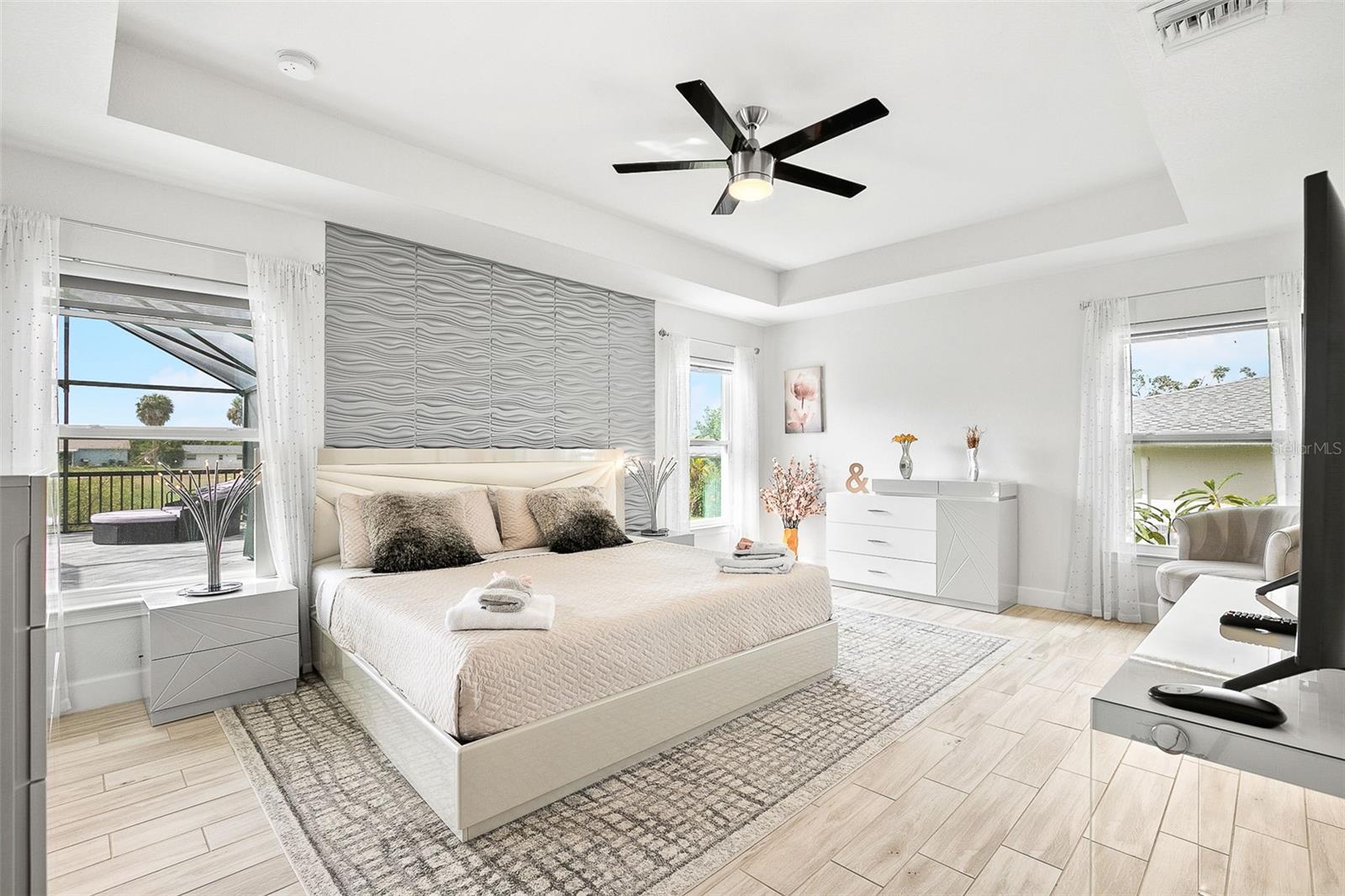 Listing Image #11