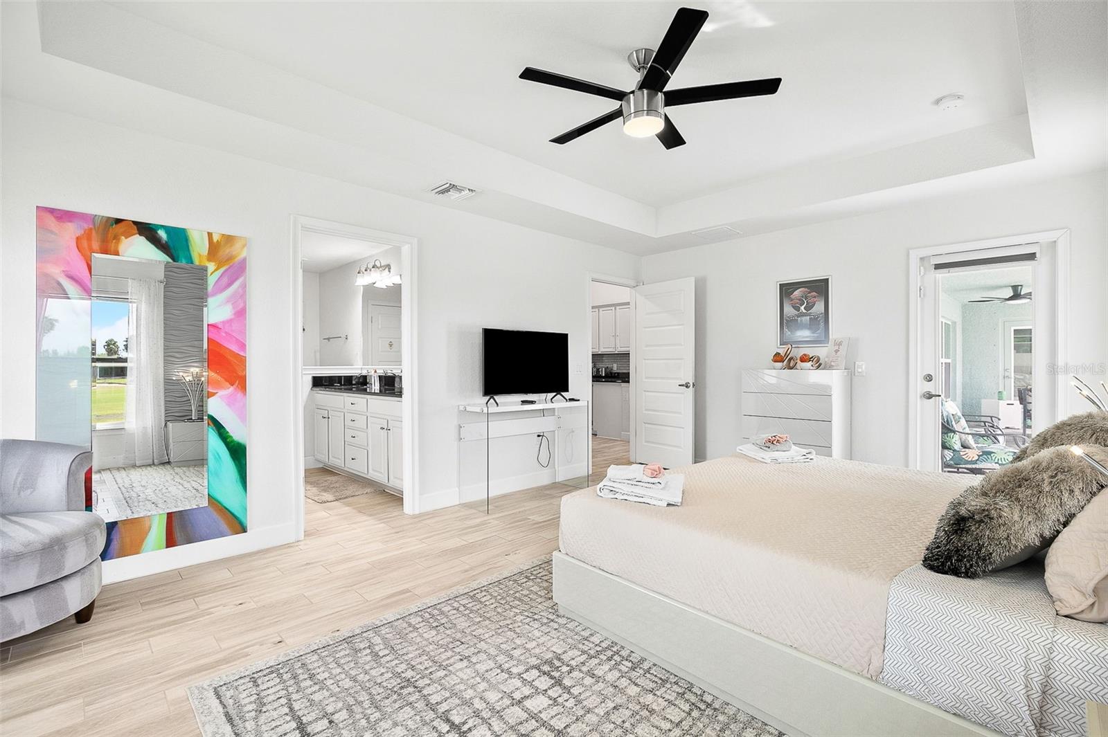 Listing Image #12
