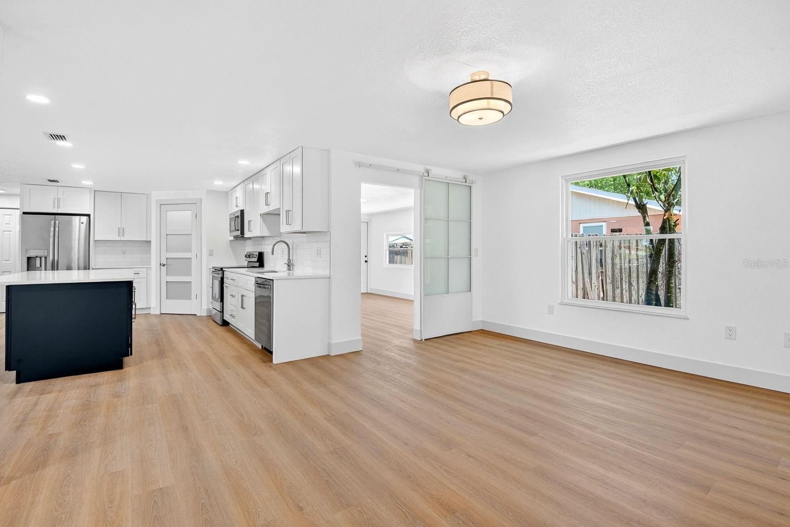 Listing Image #7