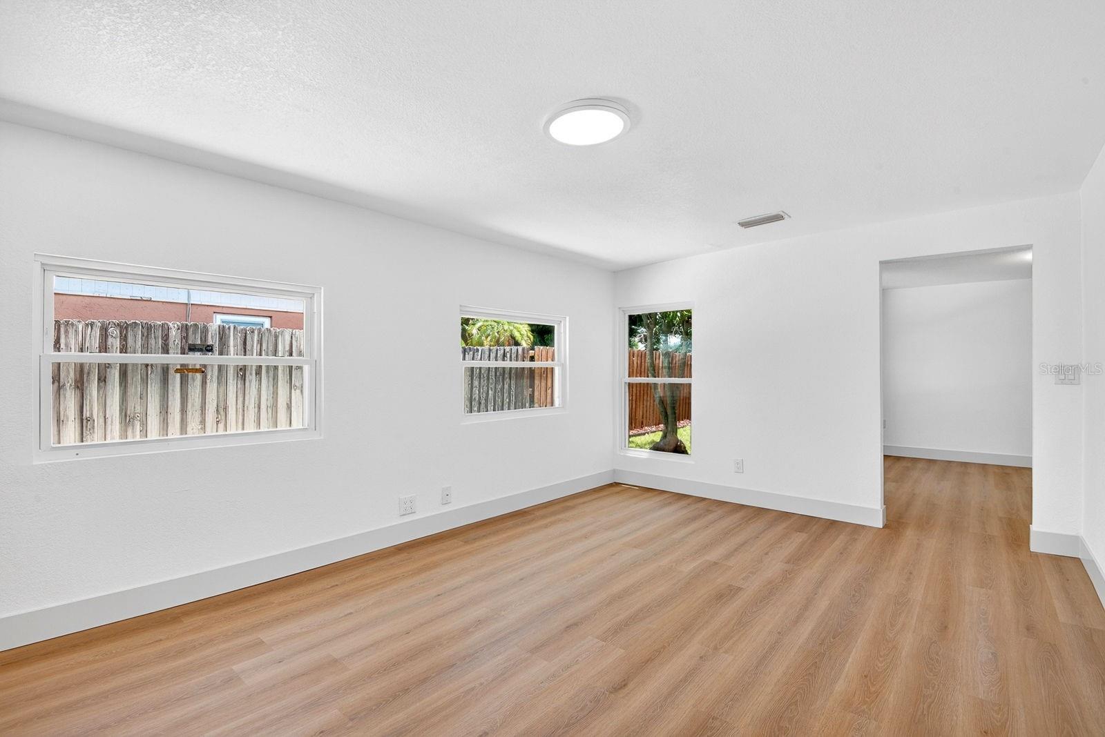 Listing Image #13