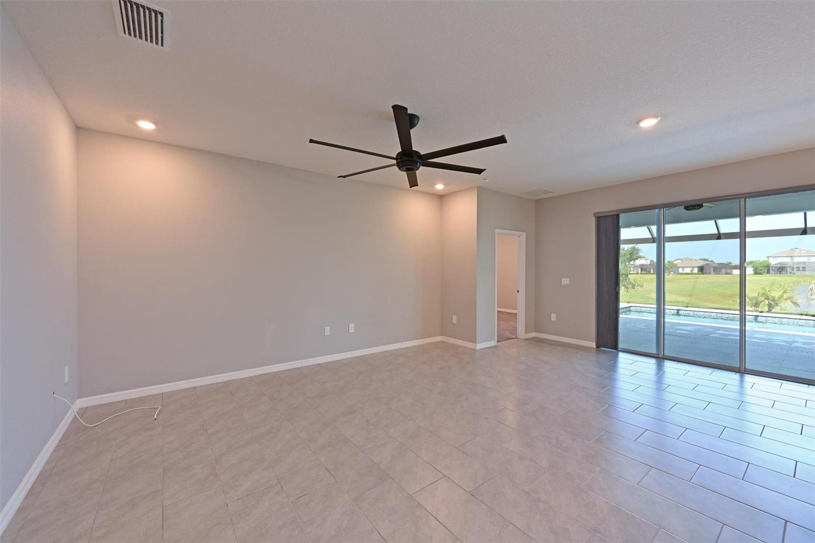 Listing Image #9