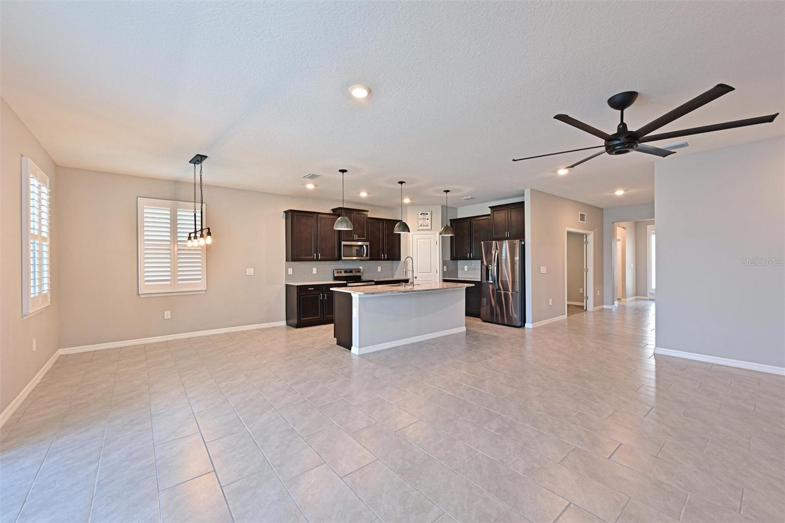 Listing Image #11