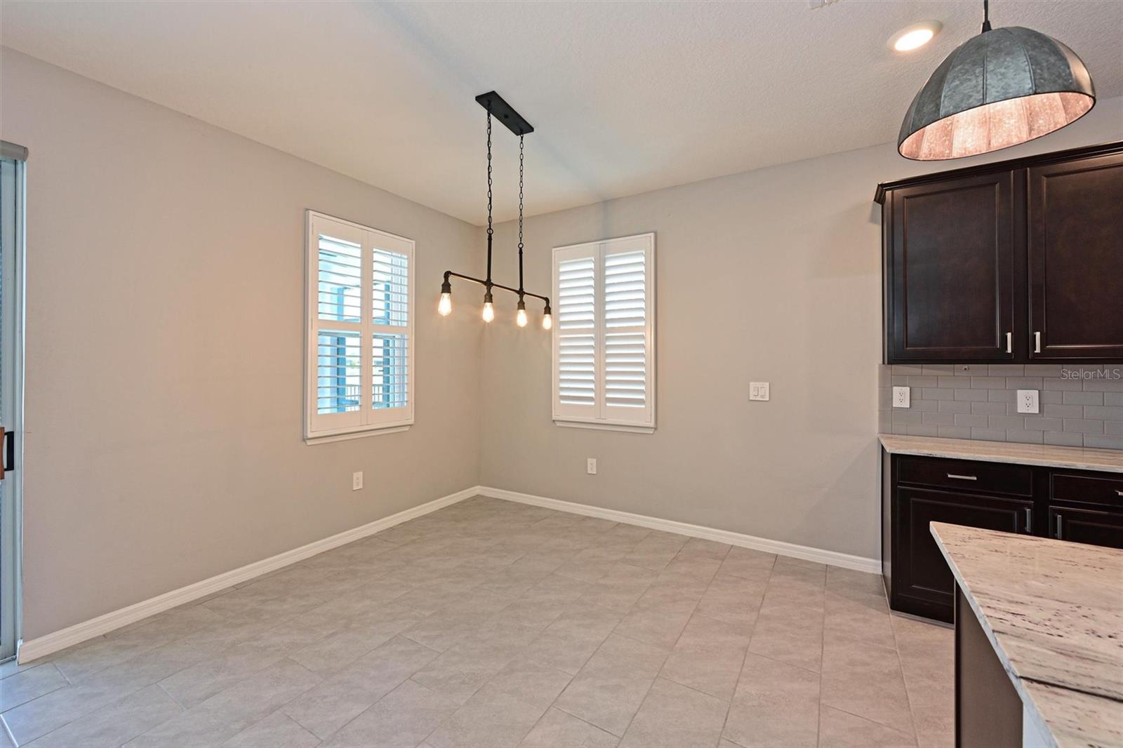 Listing Image #12