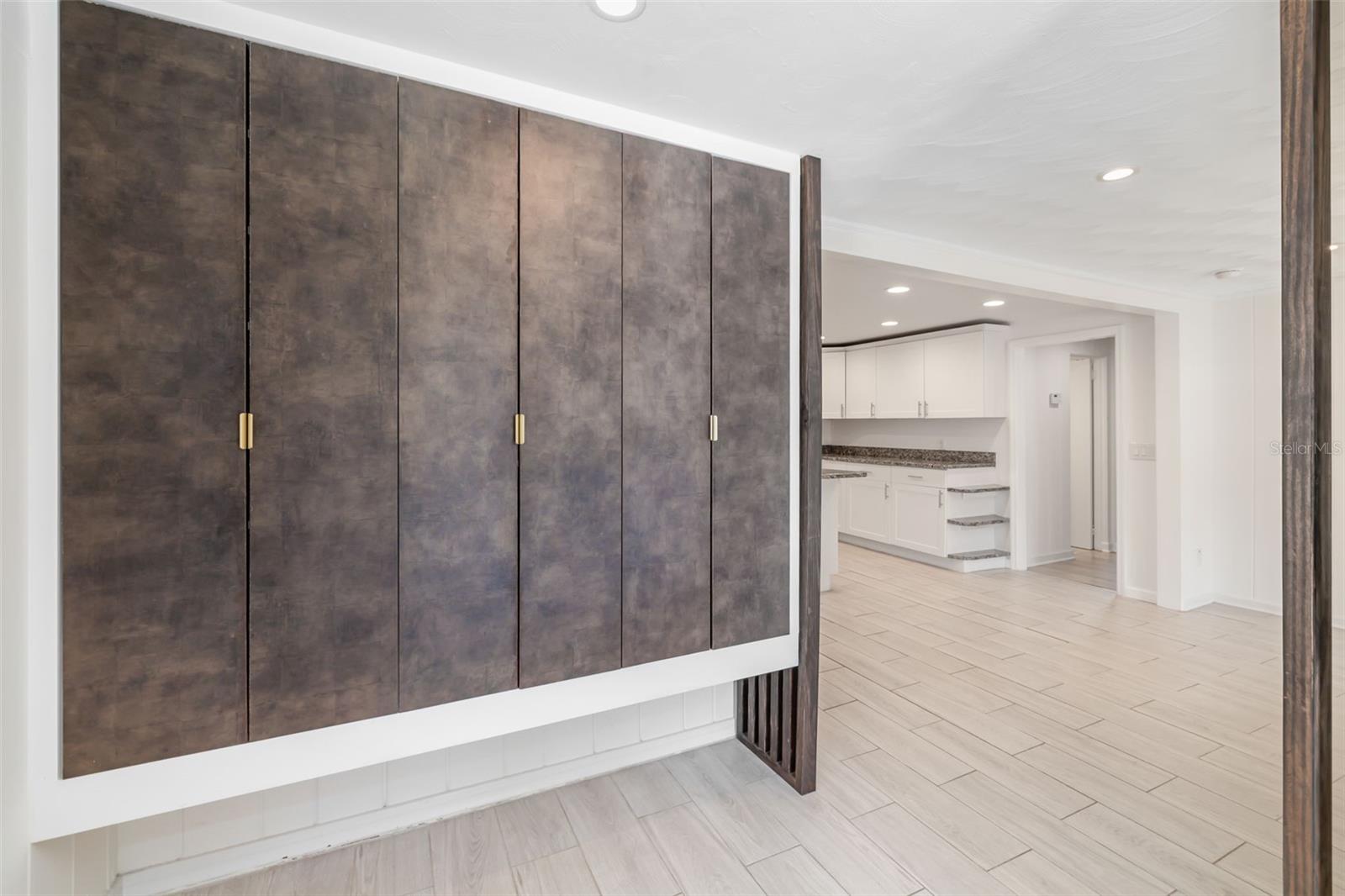 Listing Image #9