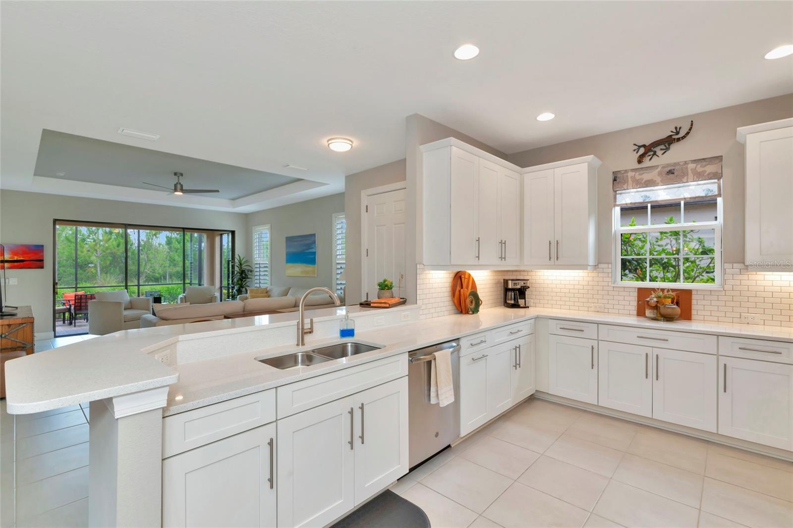 Listing Image #13