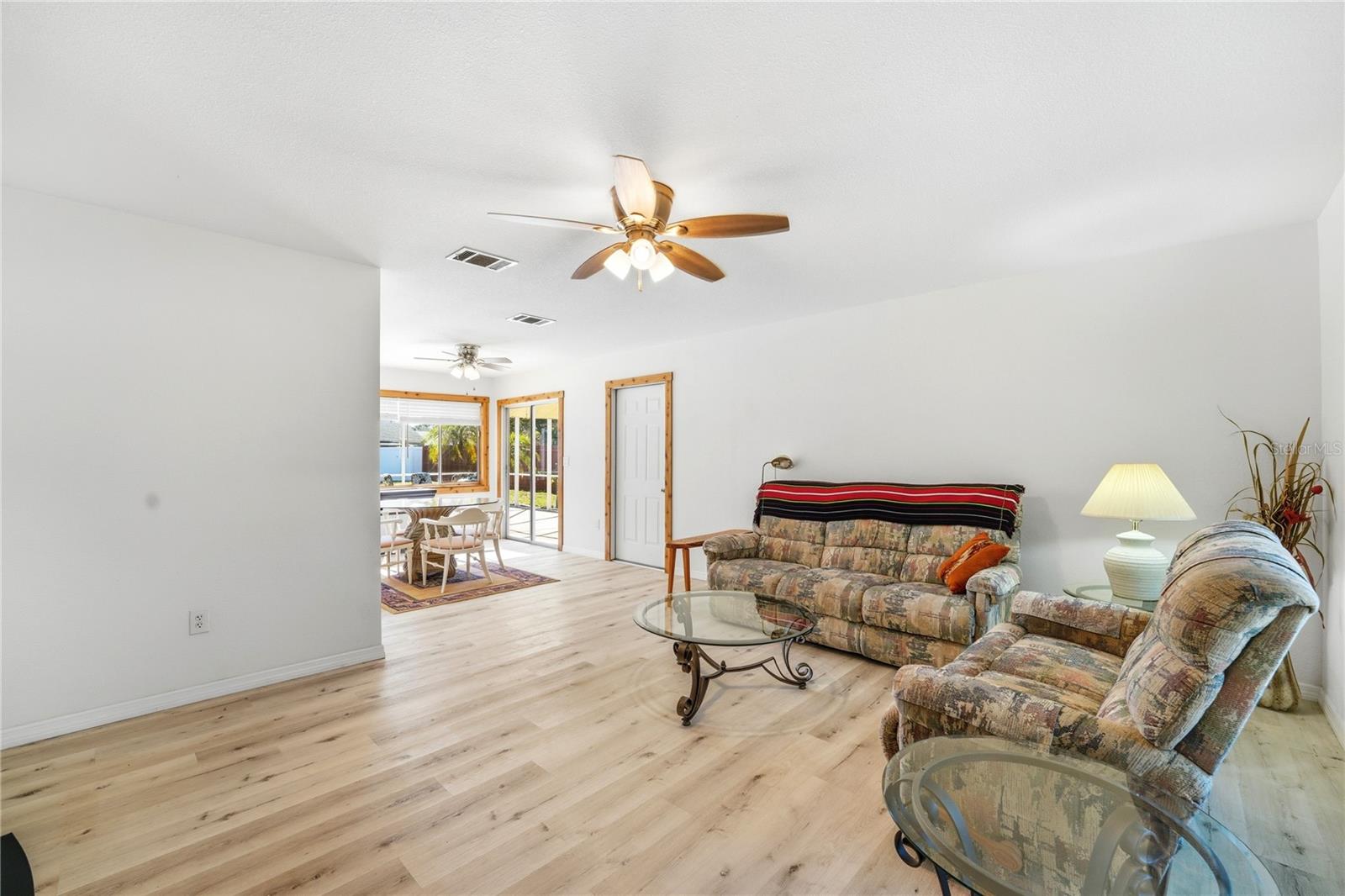 Listing Image #5