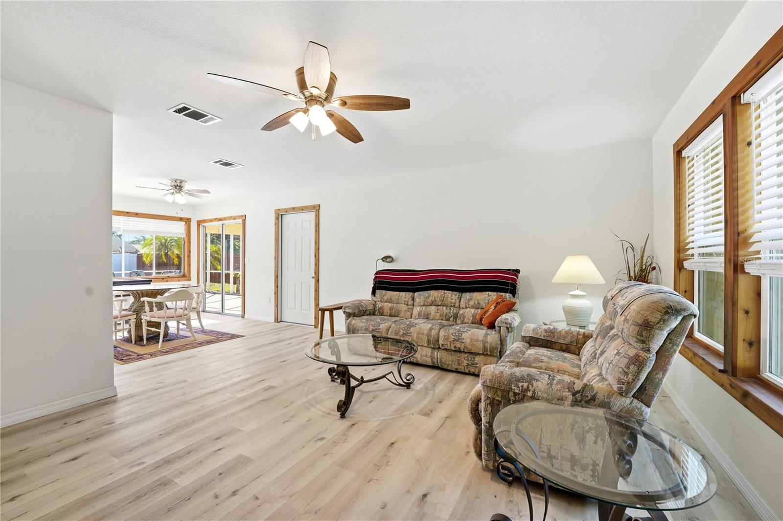 Listing Image #6