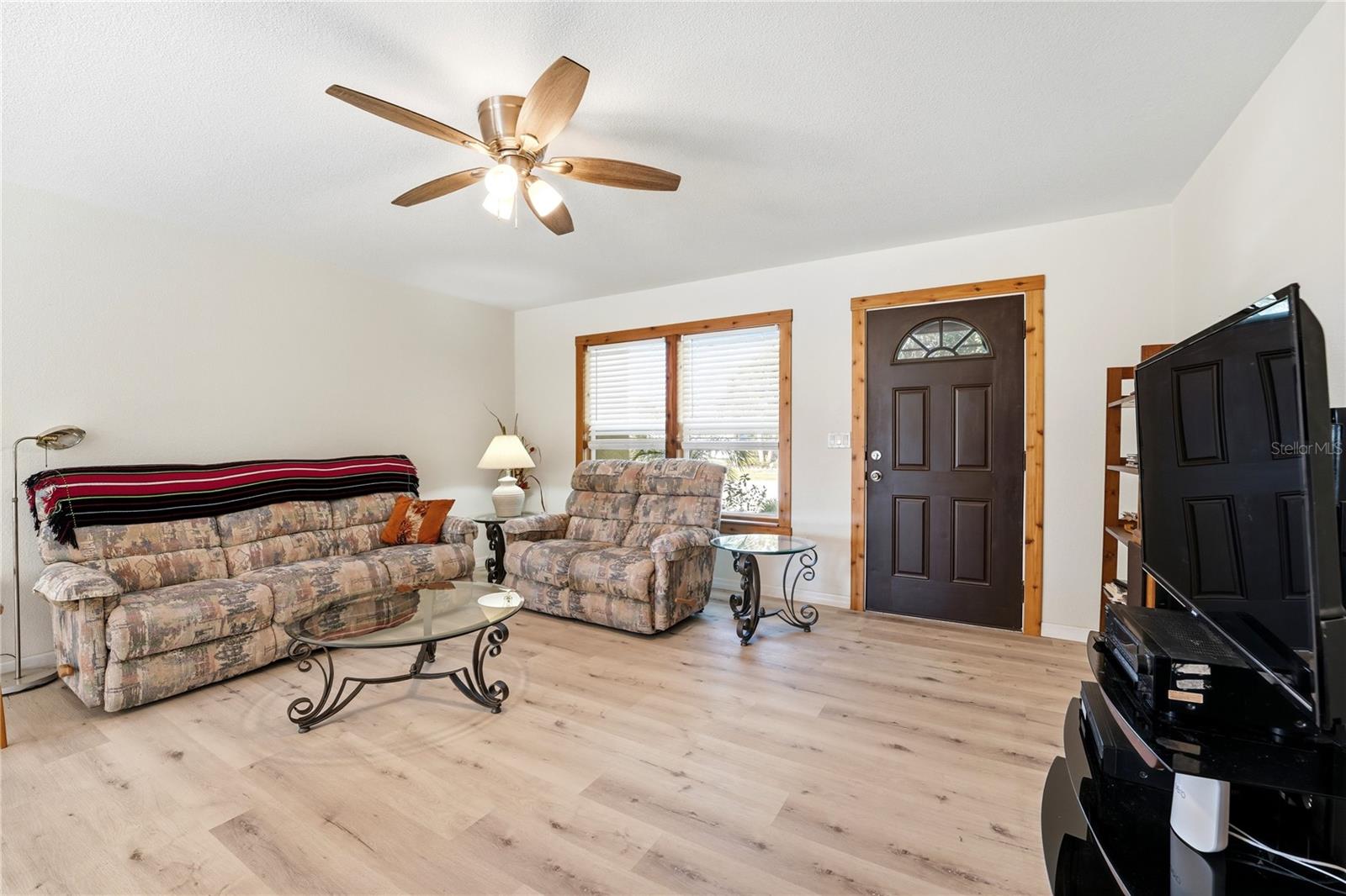 Listing Image #7