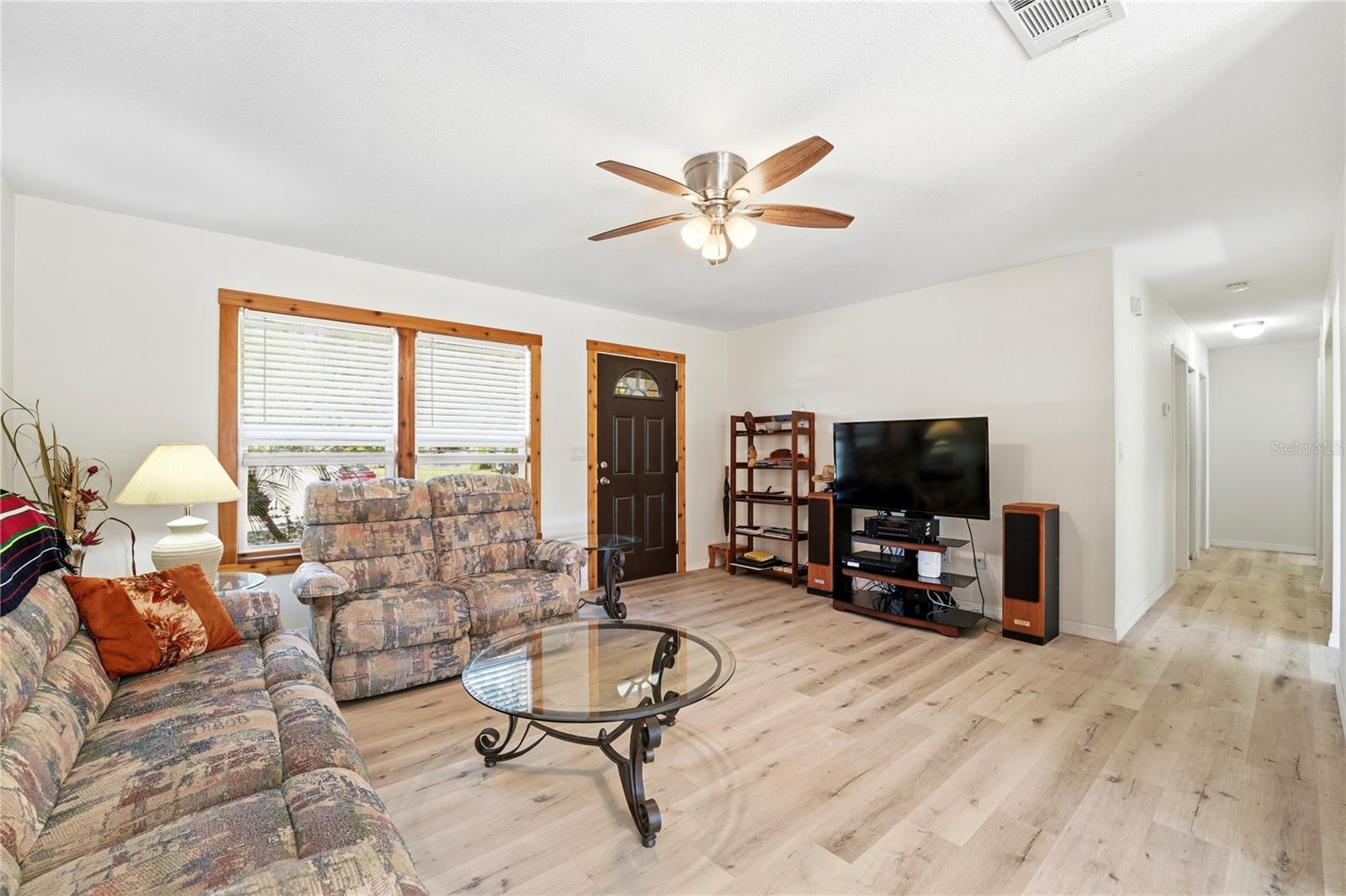 Listing Image #8