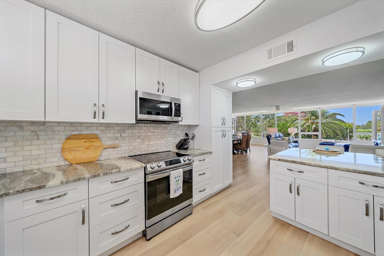 Listing Image #4