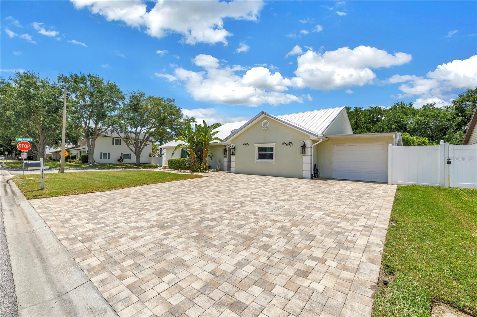 Listing Image #4