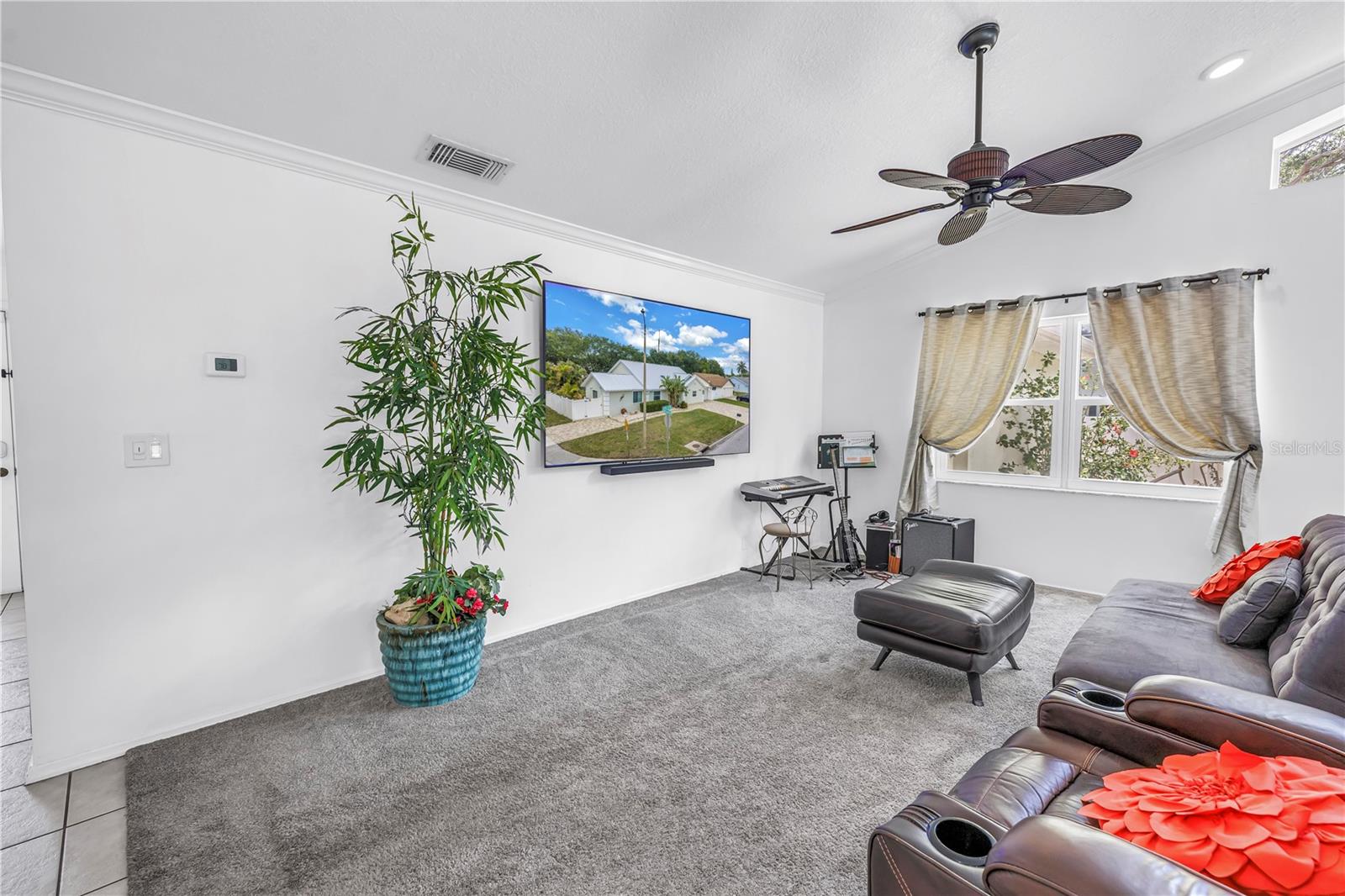Listing Image #11