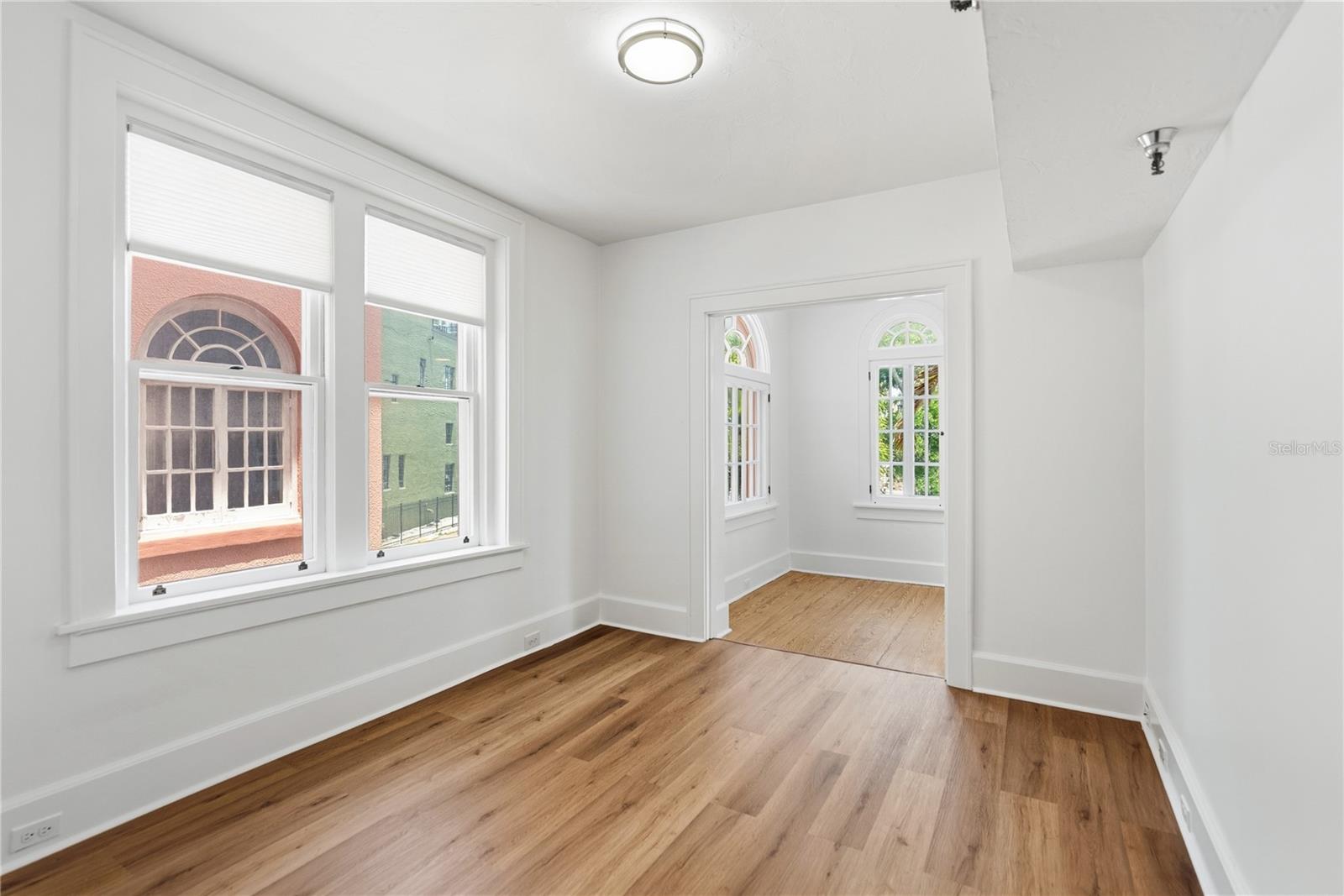 Listing Image #5