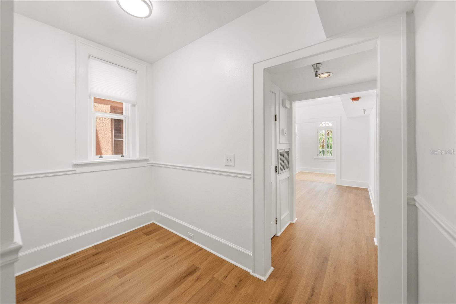 Listing Image #12