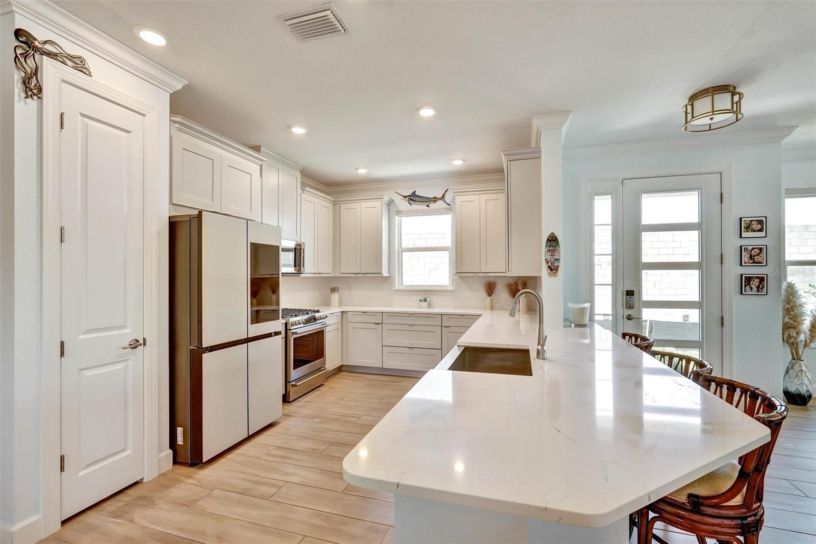 Listing Image #10