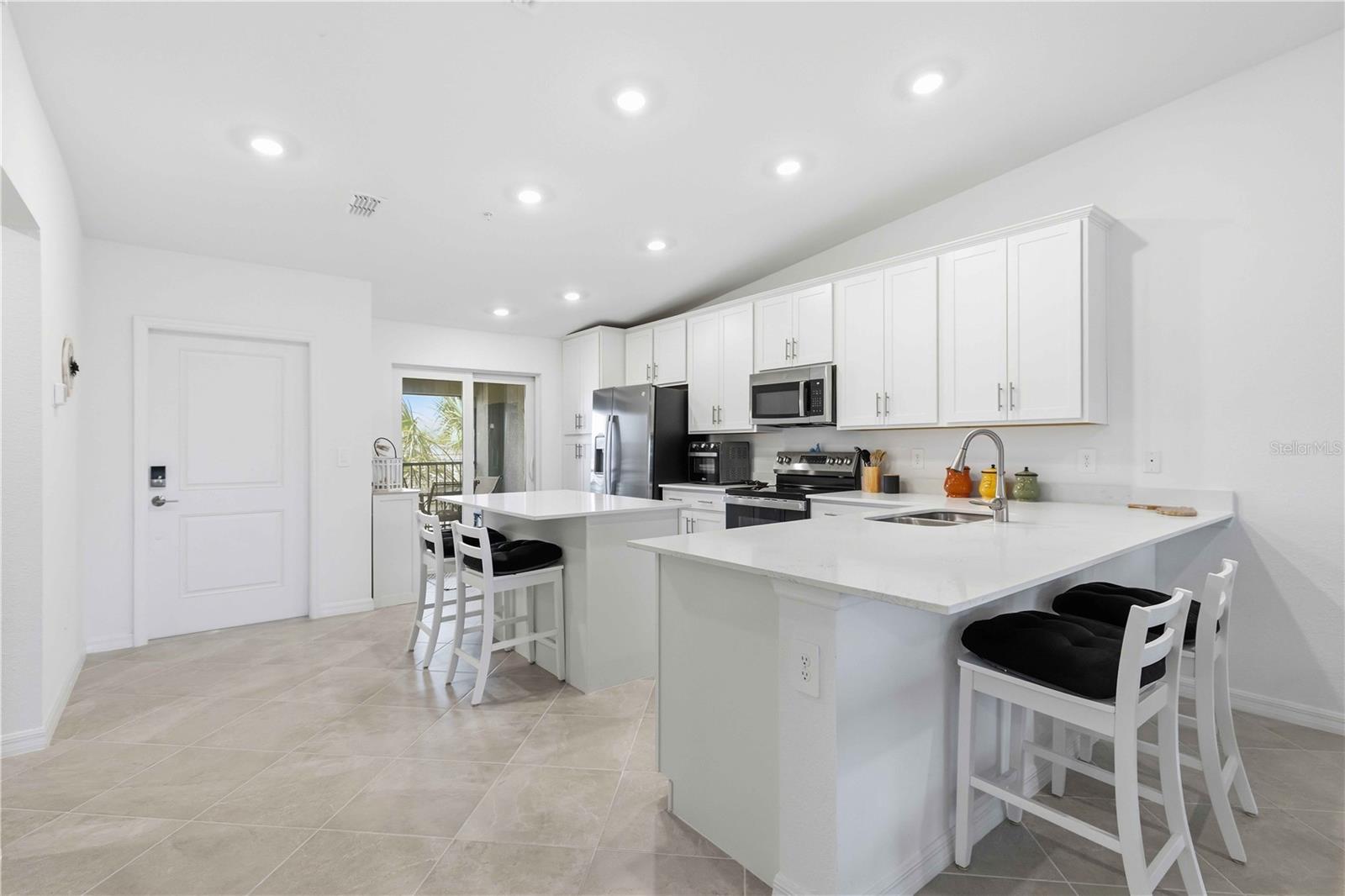 Listing Image #13