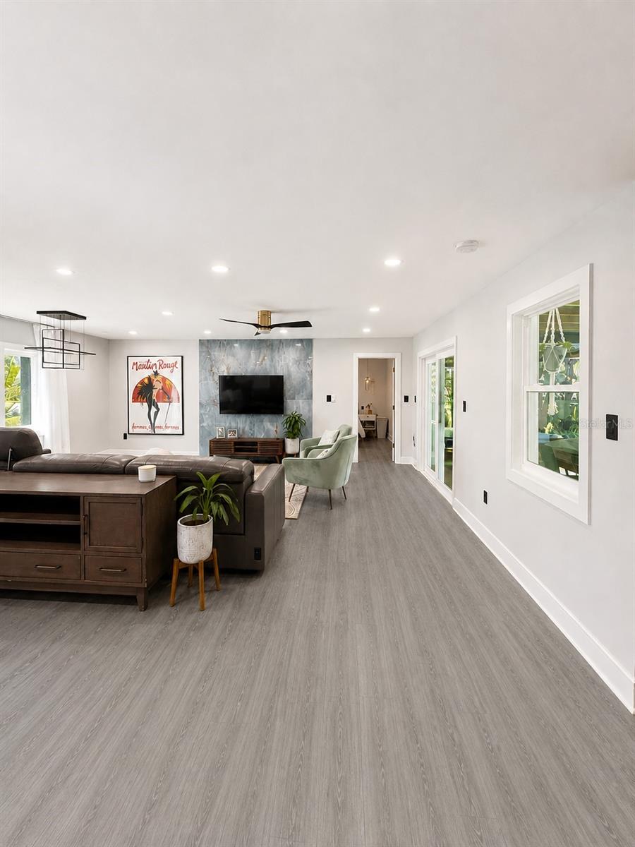 Listing Image #11