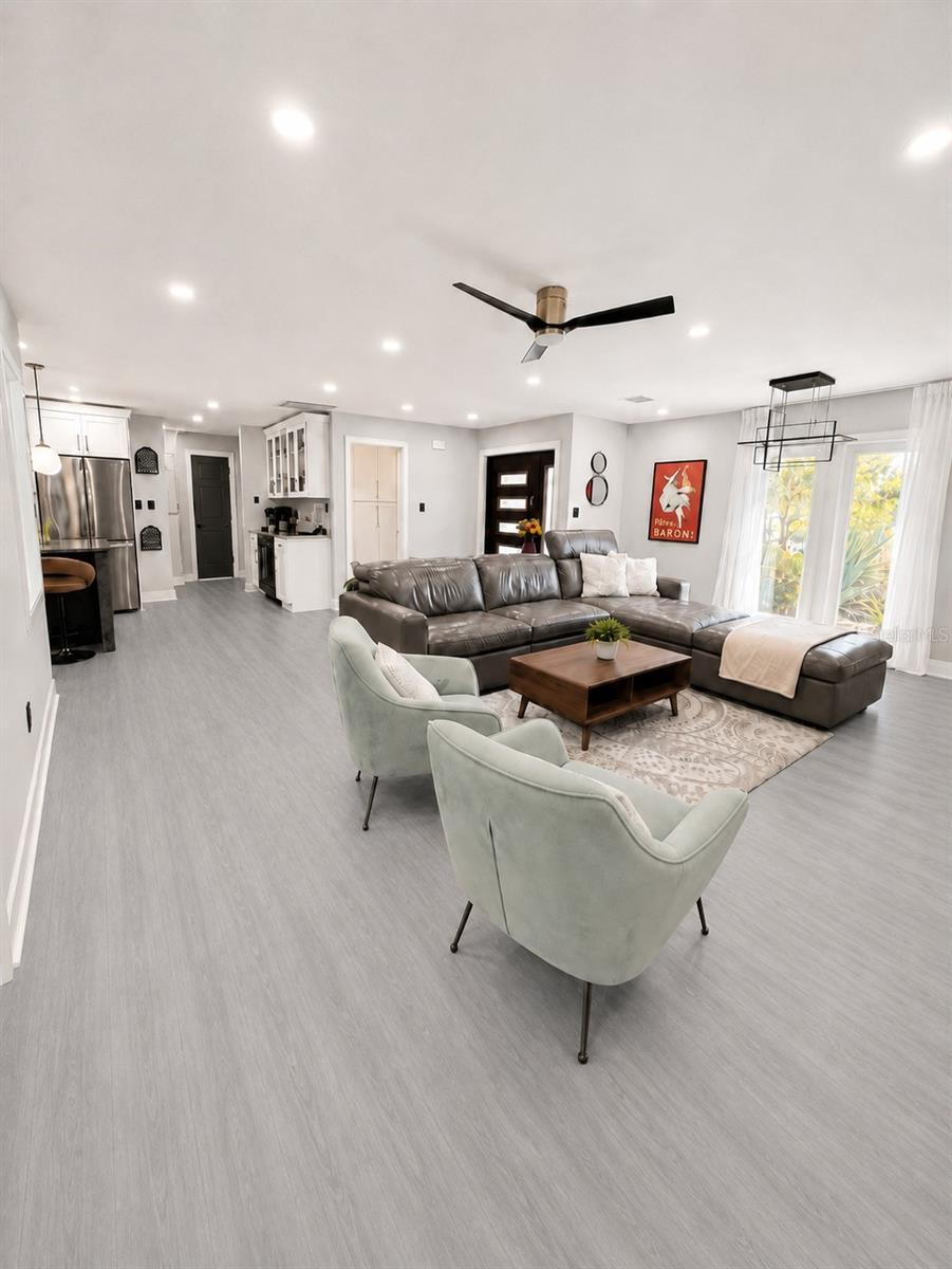 Listing Image #12