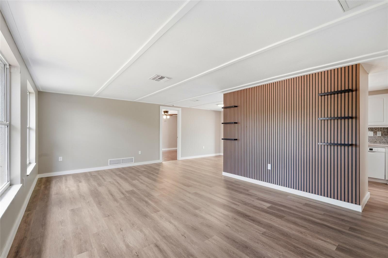 Listing Image #5