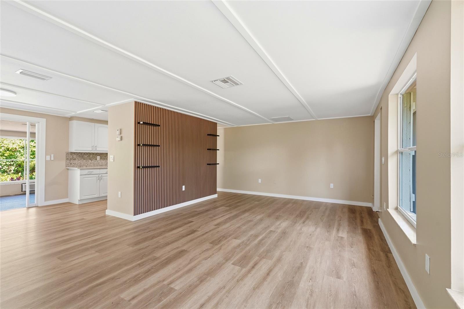 Listing Image #8