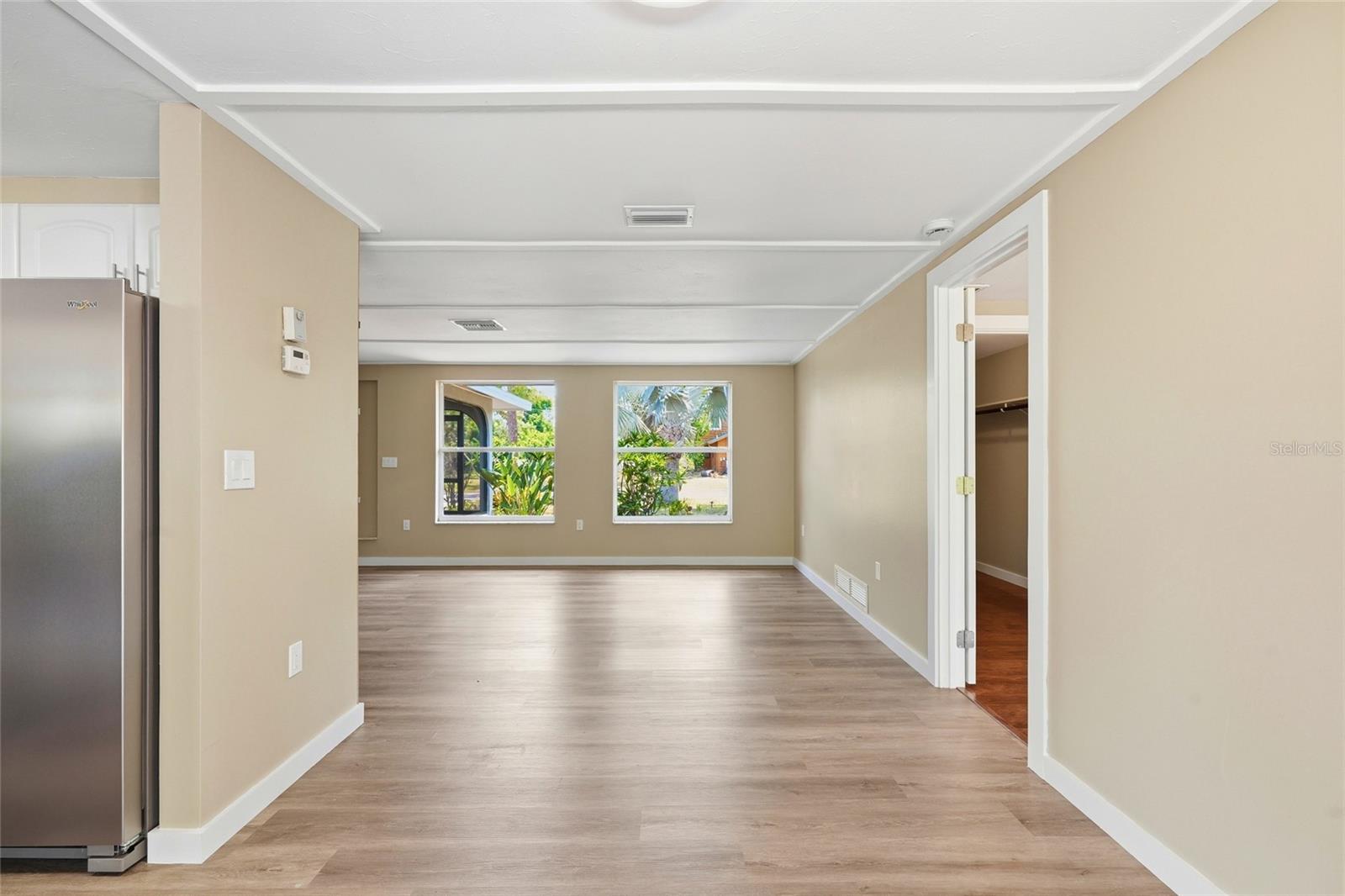 Listing Image #9