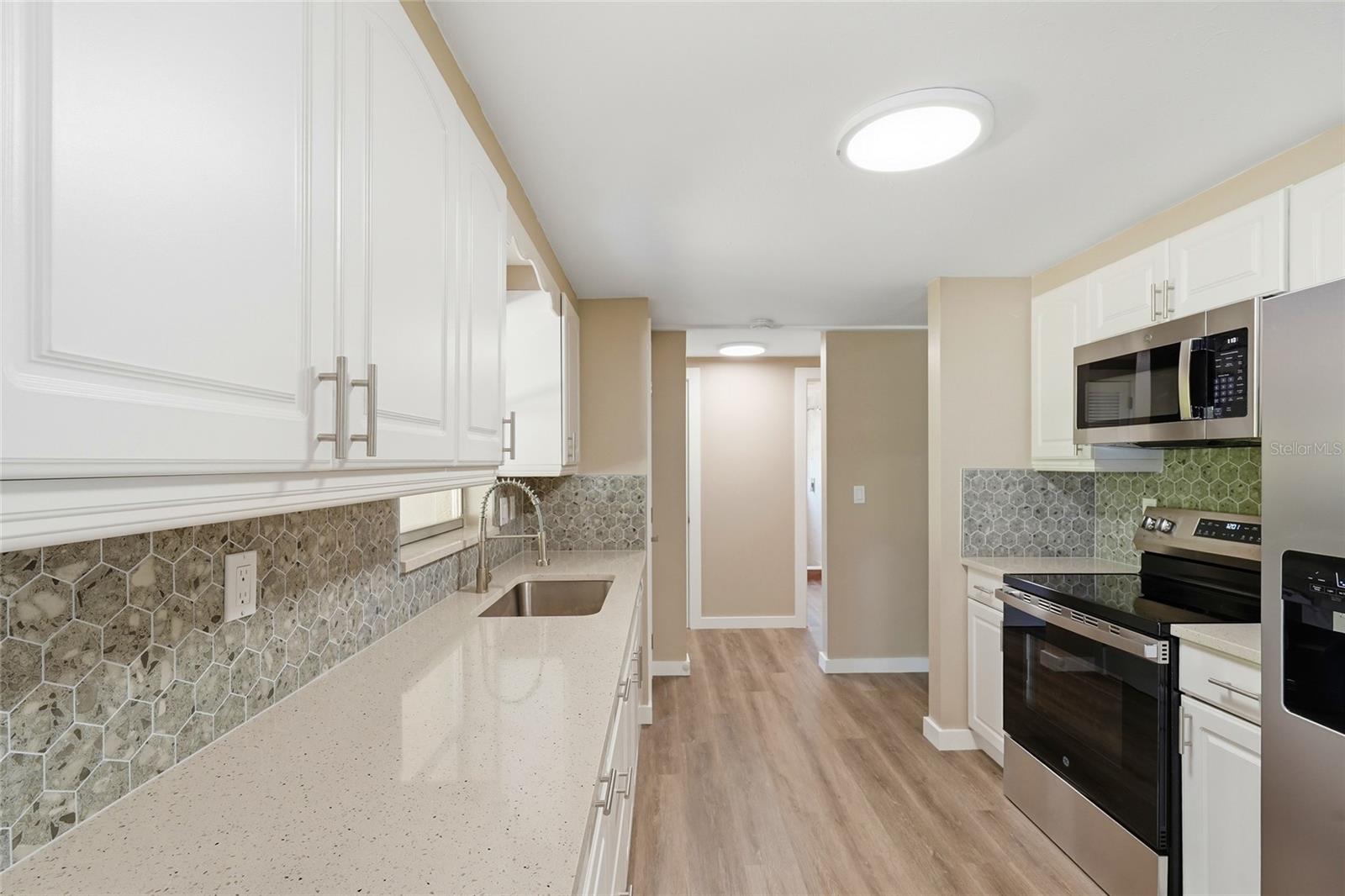 Listing Image #11