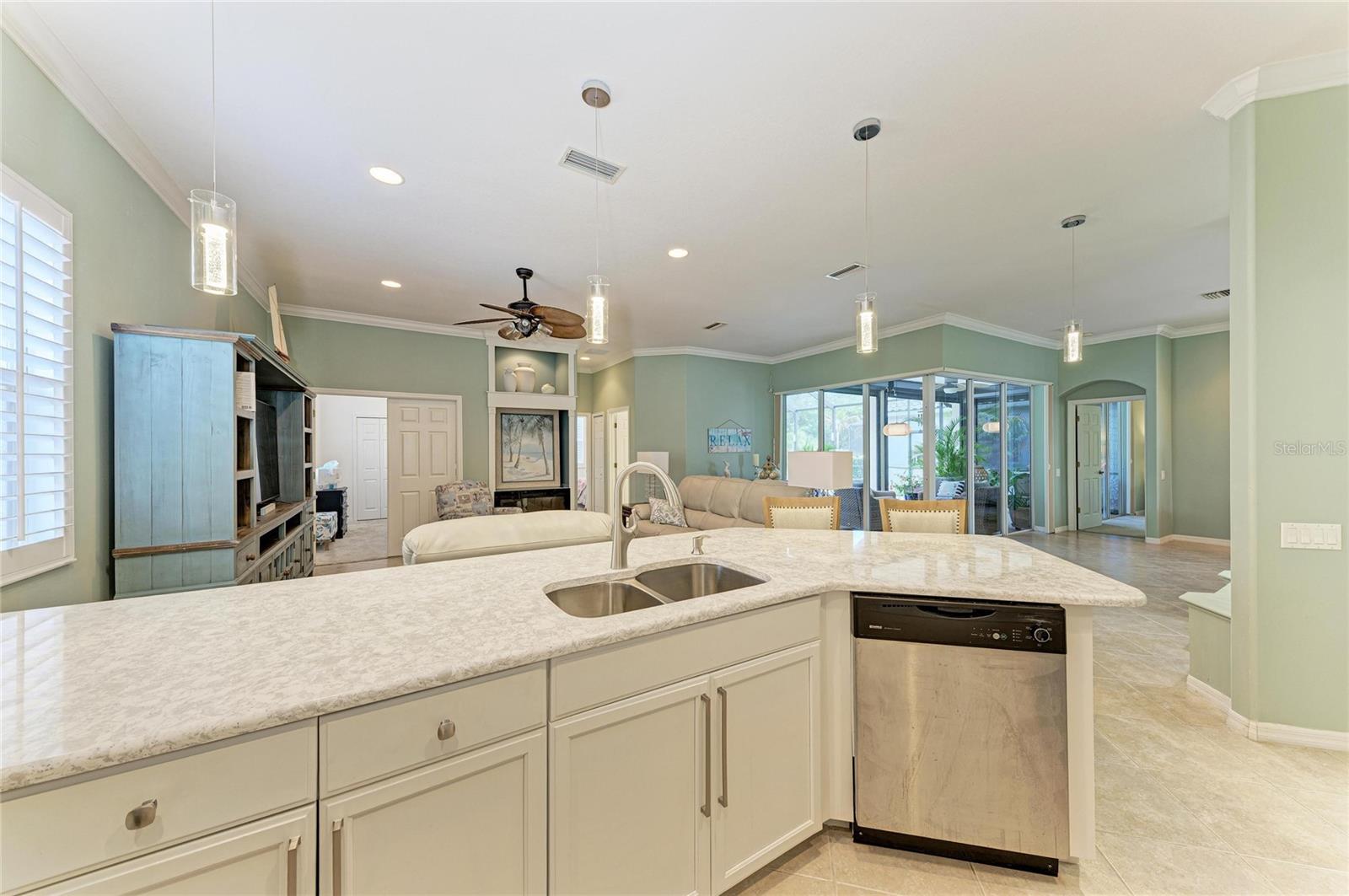 Listing Image #15