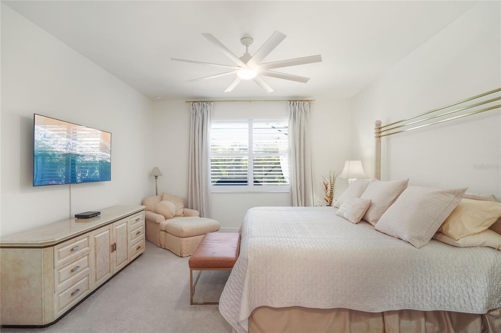 Listing Image #12