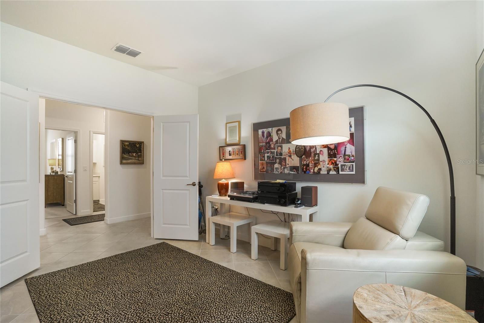 Listing Image #20