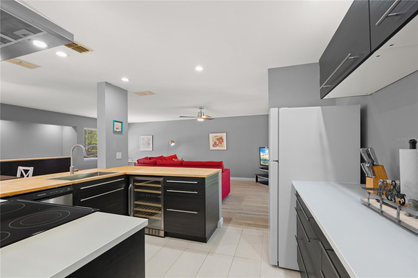 Listing Image #11