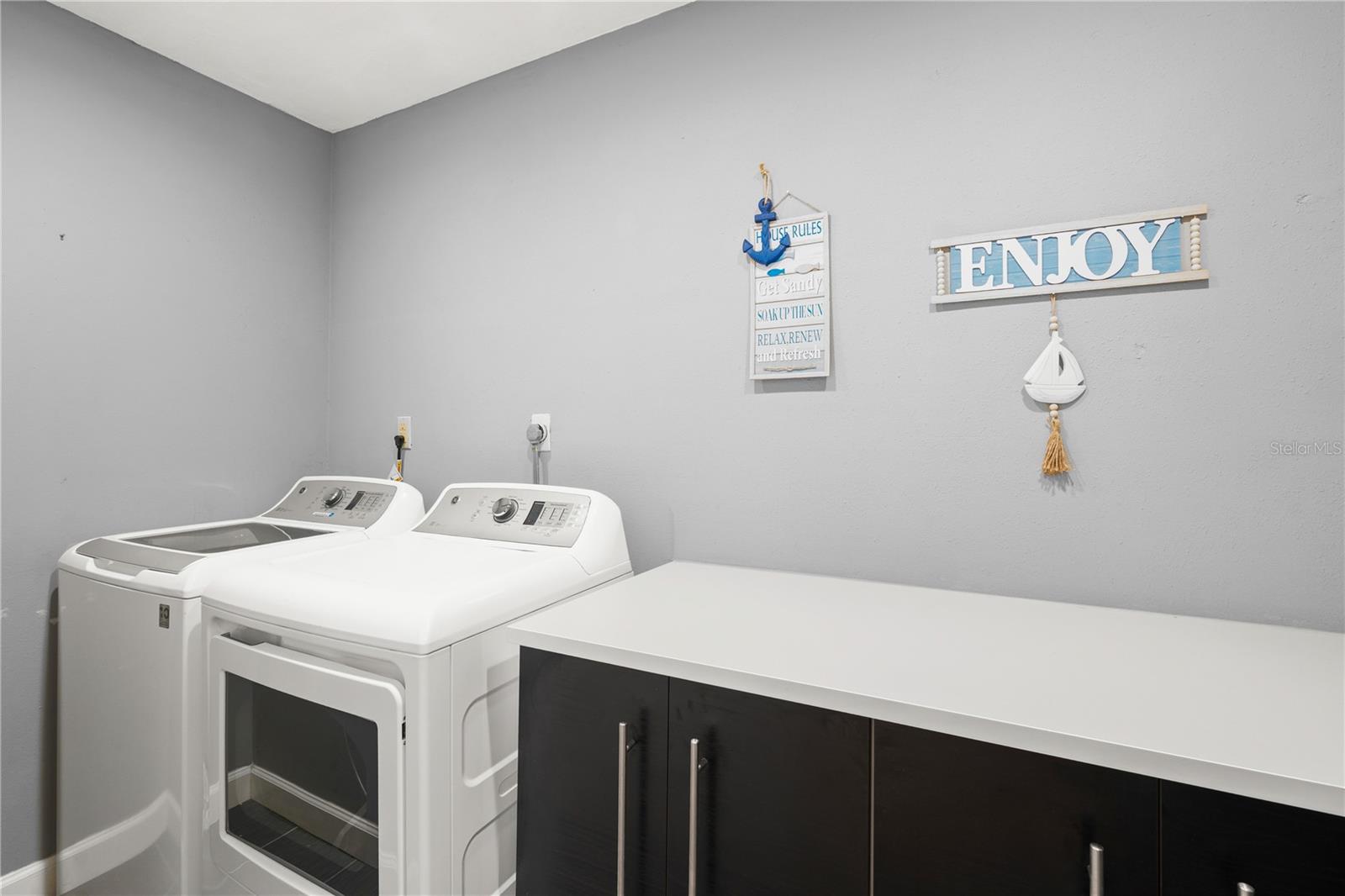 Listing Image #12