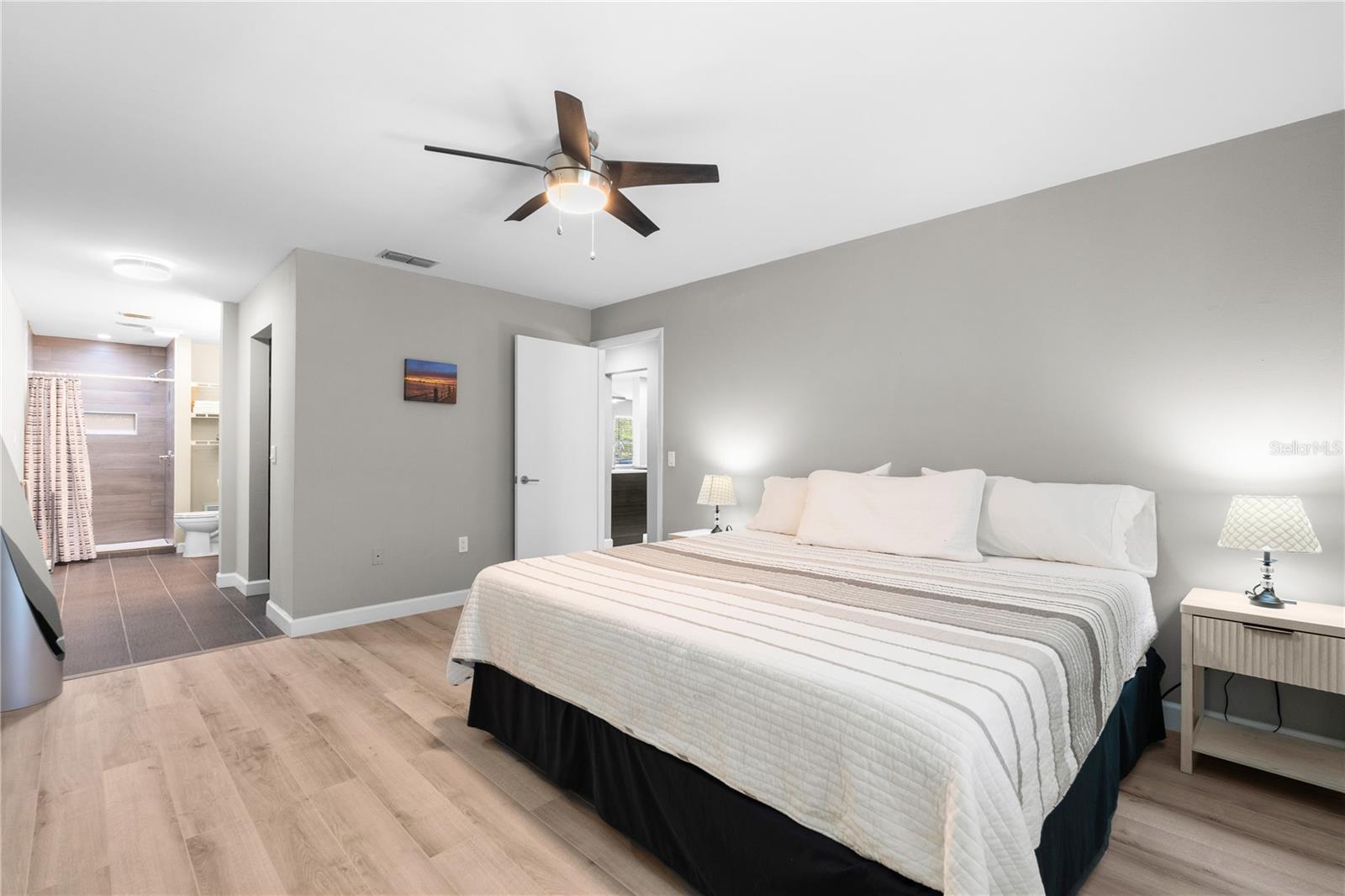 Listing Image #13