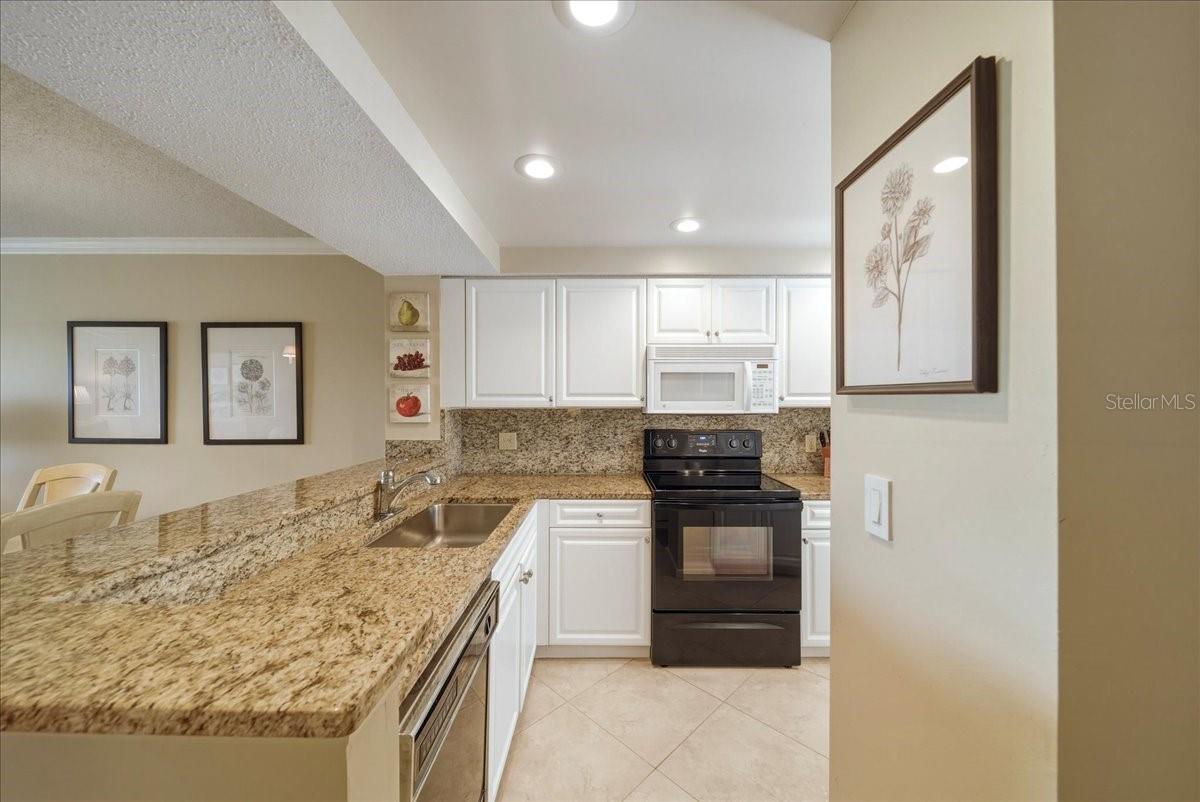 Listing Image #11