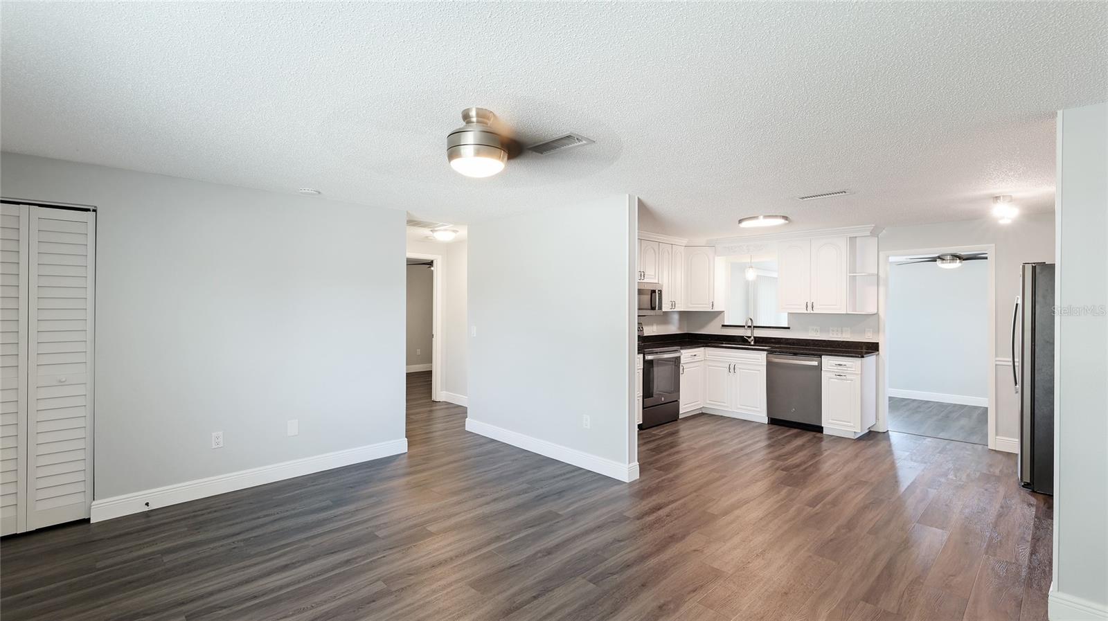 Listing Image #7