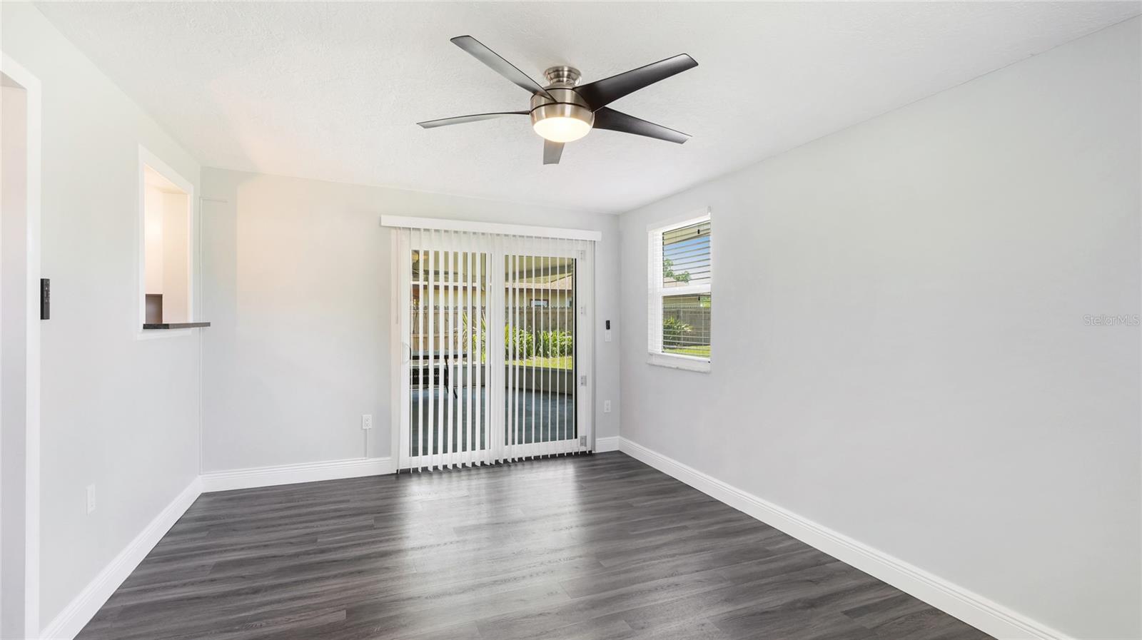 Listing Image #12