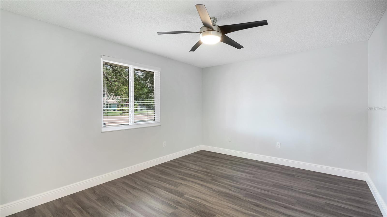 Listing Image #15