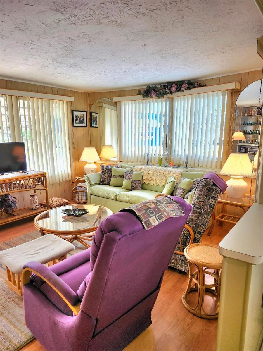 Listing Image #9