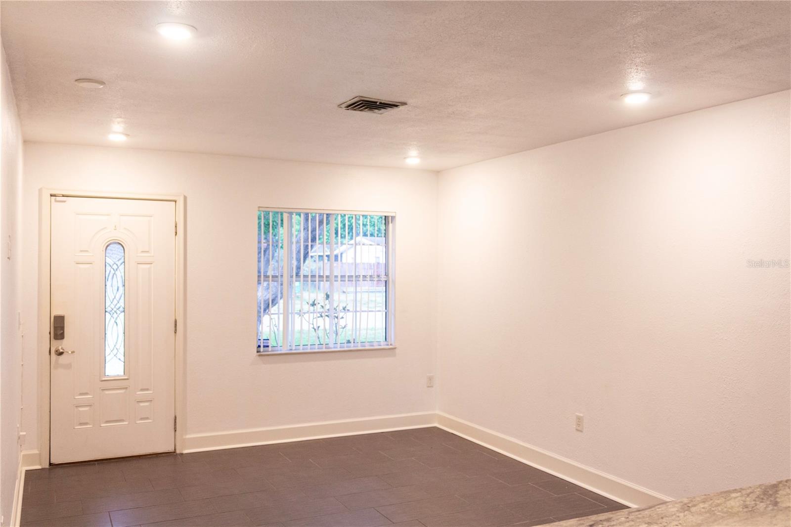Listing Image #9