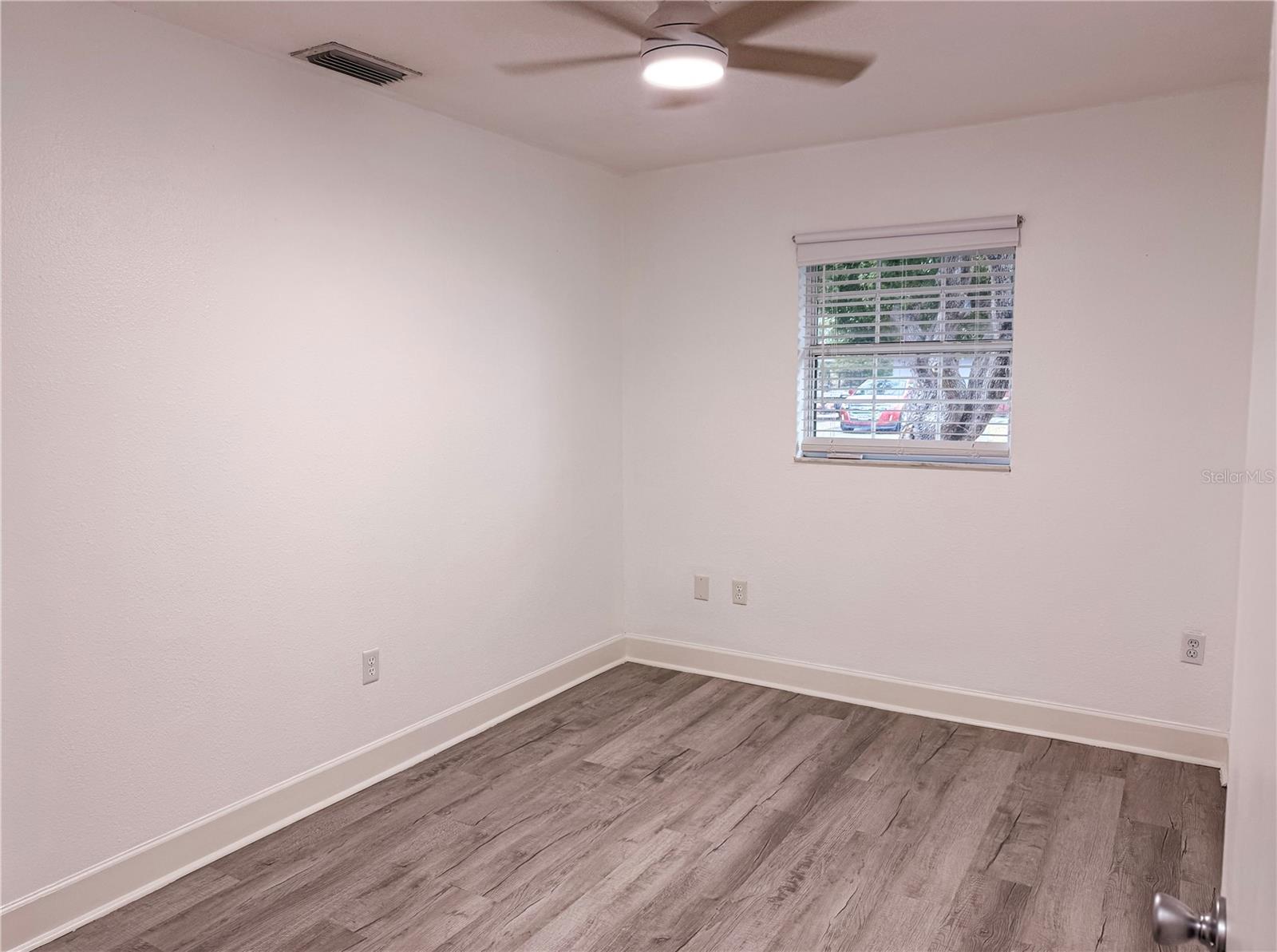 Listing Image #13