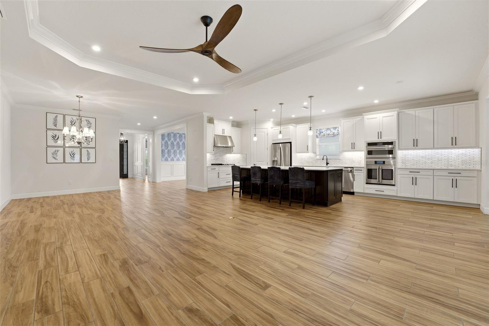 Listing Image #10
