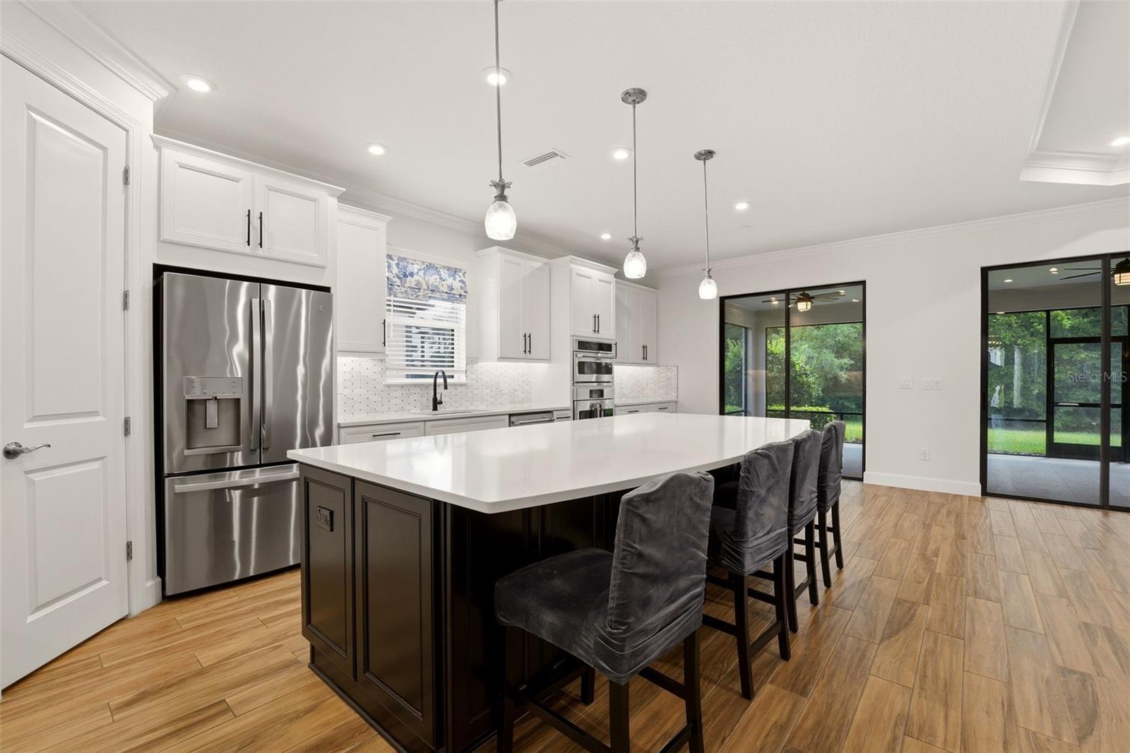 Listing Image #11