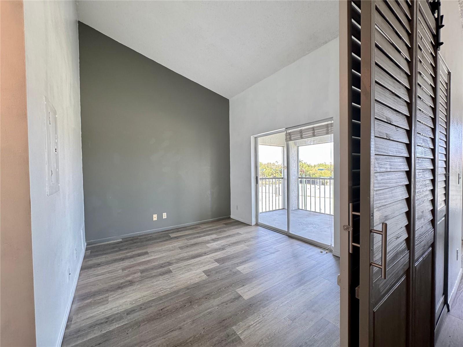 Listing Image #11